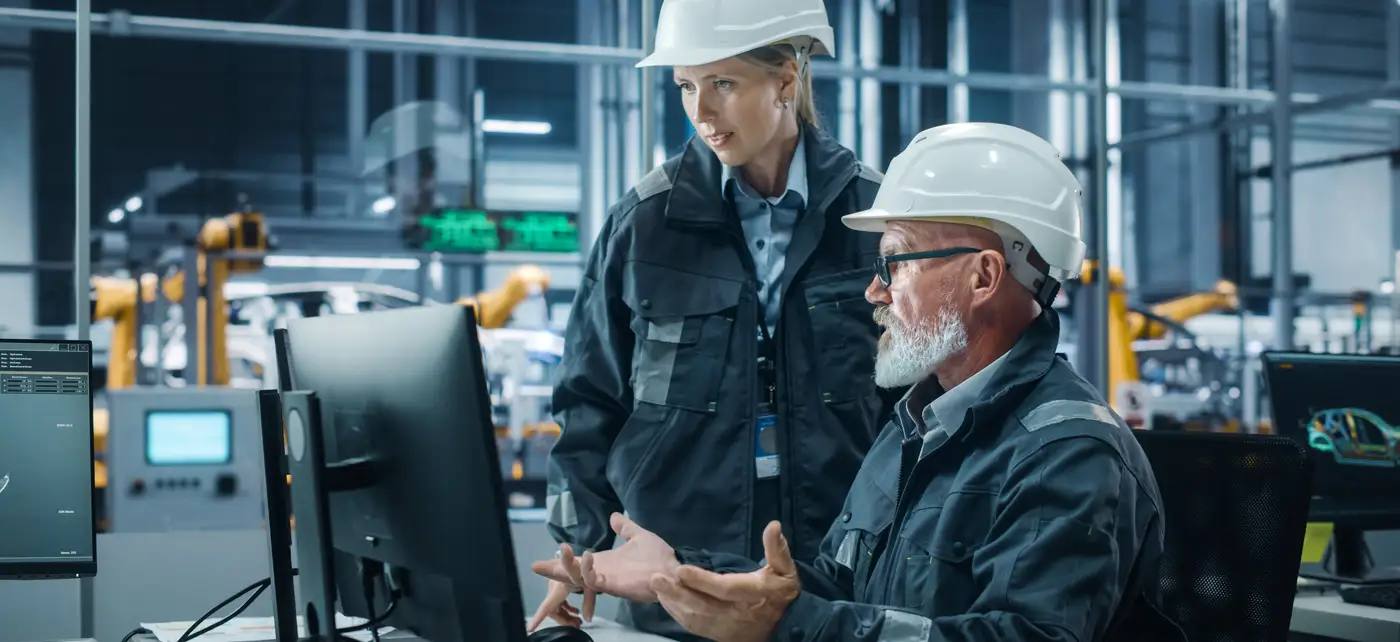teamwork between two connected workers